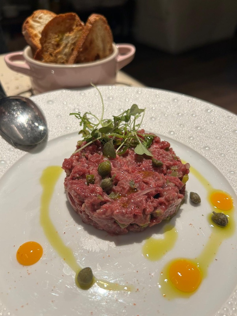 Carta de Restaurantes en Pamplona, Les amis, Steak tartar de buey