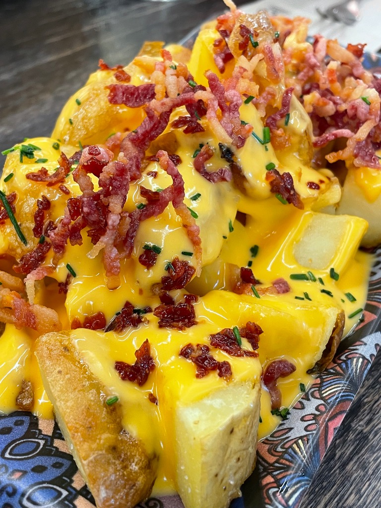 Carta de Restaurantes en Pamplona, Malafú, Patatas con chedar