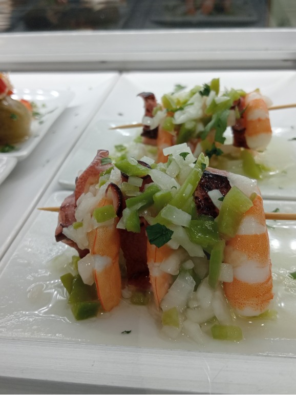 Carta de Restaurantes en Pamplona, Marisquería Iturrama, Brocheta de marisco