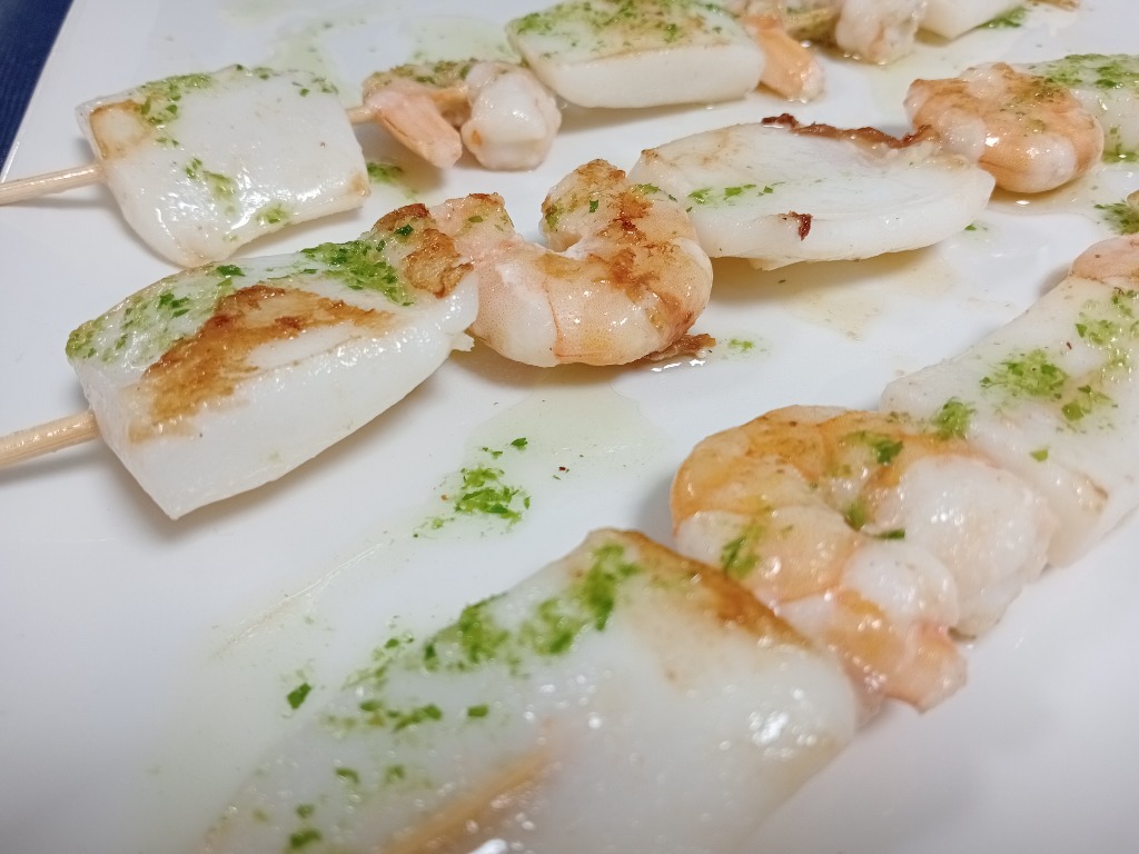 Carta de Restaurantes en Pamplona, Marisquería Iturrama, Brocheta de sepia