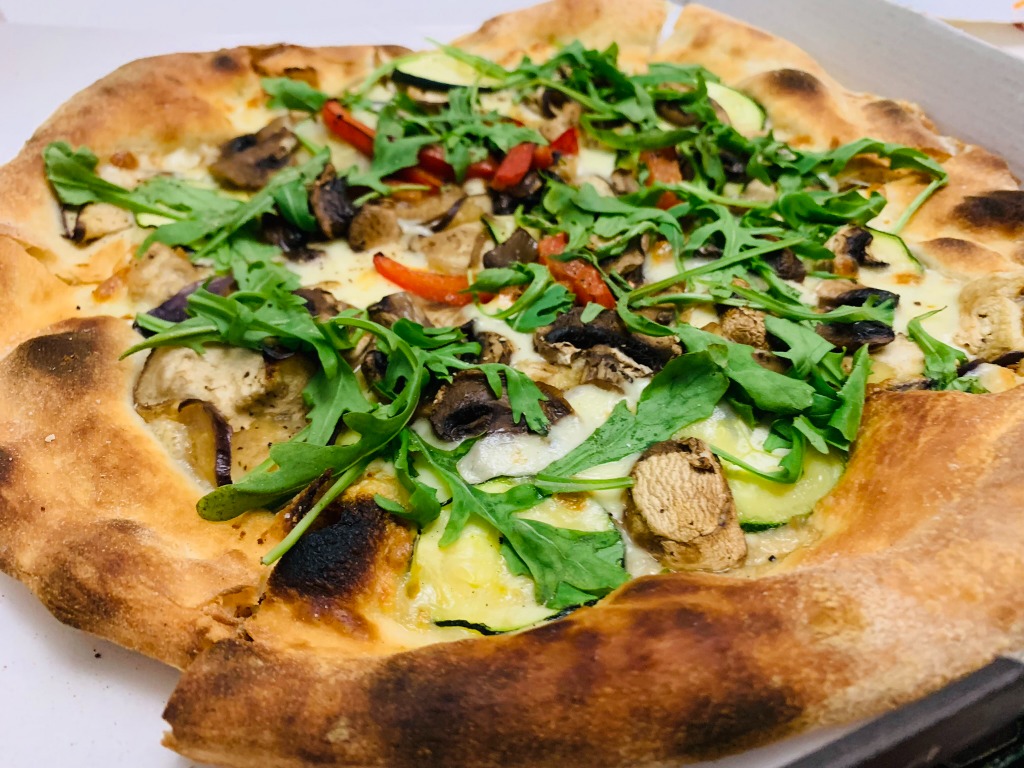 Carta de Restaurantes en Pamplona, Pizzería Isla Sicilia Pamplona Pio XII, Pizza Beatriz de la Huerta