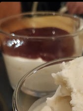 Menu of Restaurants in Pamplona, Raíces, Crema de queso con galleta y mermelada de frutos rojos