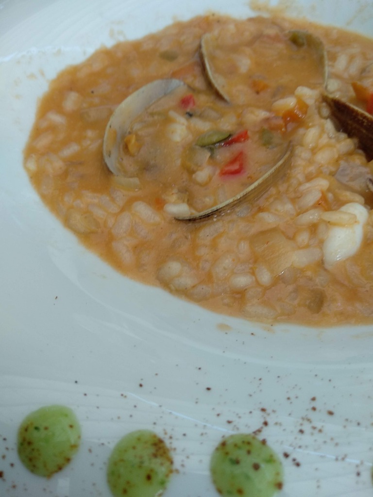 Carta de Restaurantes en Pamplona, Restaurante El Colegio, Arroz caldoso con almejas