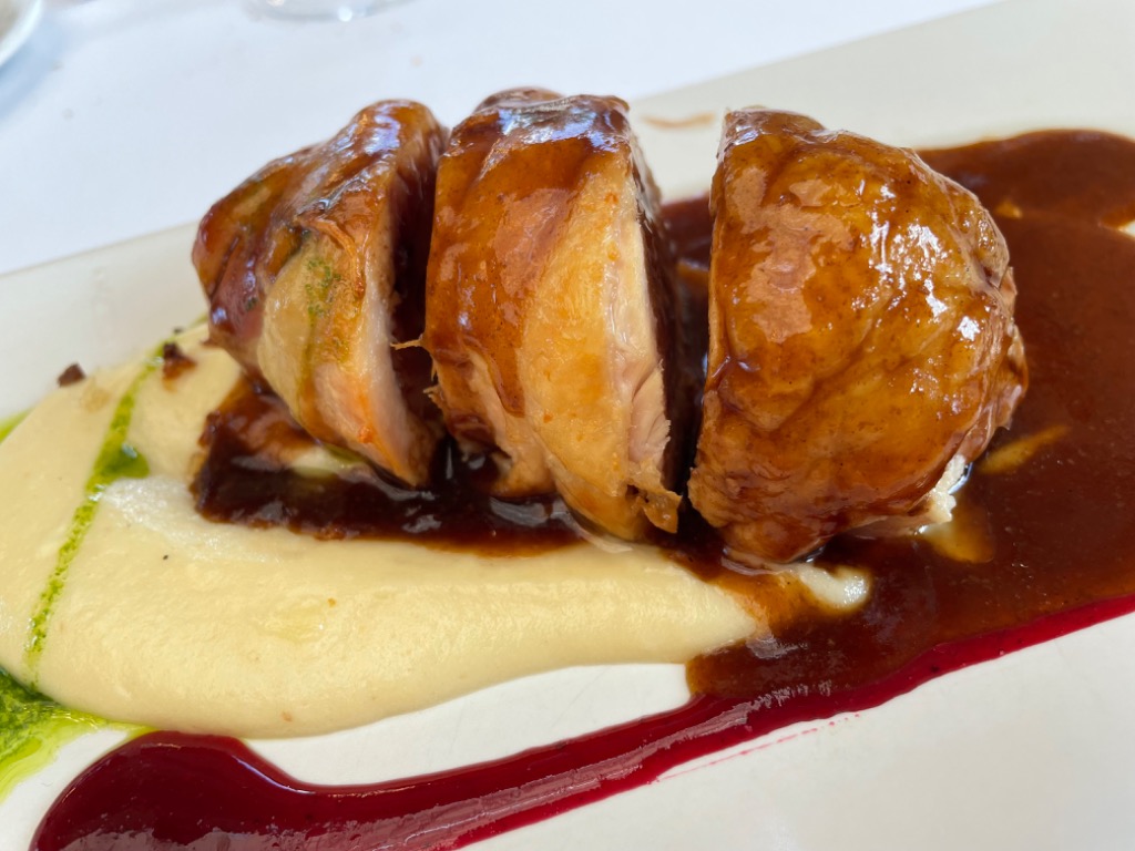 Carta de Restaurantes en Pamplona, Restaurante El Colegio, Muslos de pollo deshuesados a baja temperatura