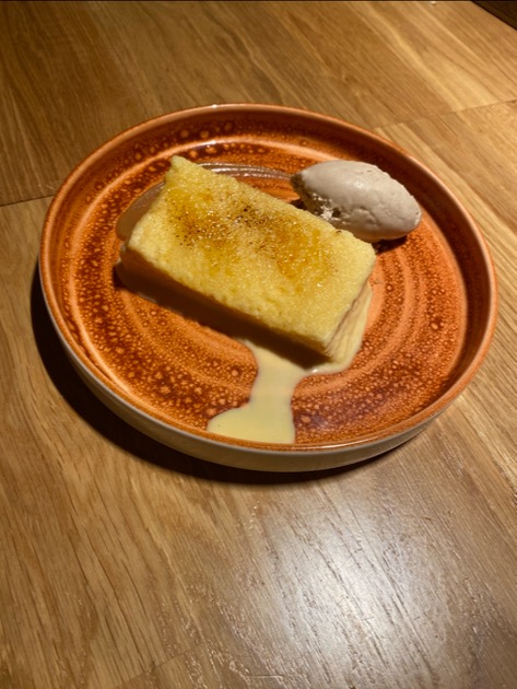 Menu of Restaurants in Pamplona, Restaurante La Vieja Iruña, Torrija brioche con baileys y quenelle de helado.