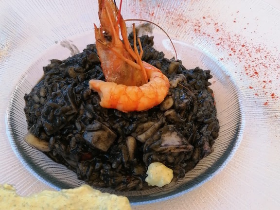Menu of Restaurants in Pamplona, Restaurante Rodero, Arroz negro con calamares