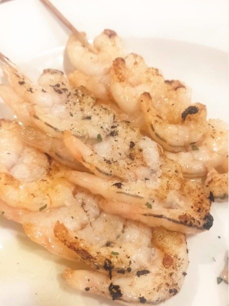 Carta de Restaurantes en Pamplona, Restaurante Uslaer, Brocheta de langostino a la plancha cok ali-oli de chipiron