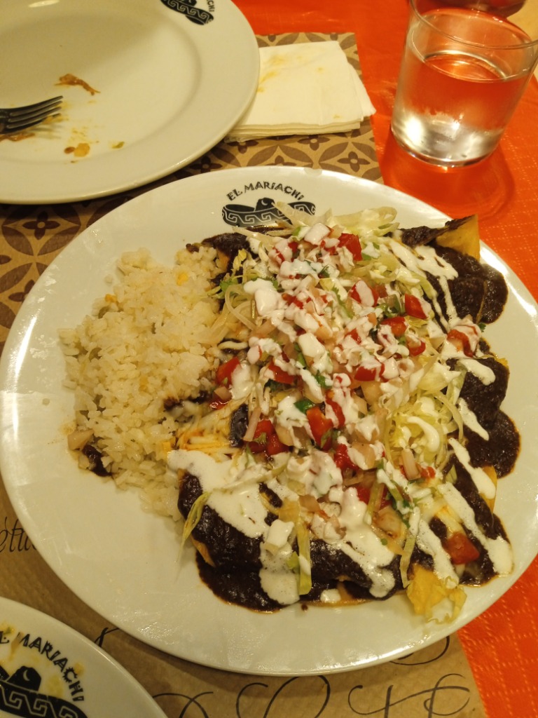 Menu of Restaurants in Pamplona, Taquería El Mariachi, enchiladas de mole