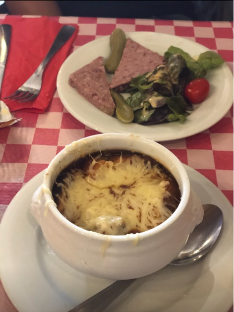 Menu of Restaurants in Paris, le petite hostellerie, Sopa de cebolla gratinada