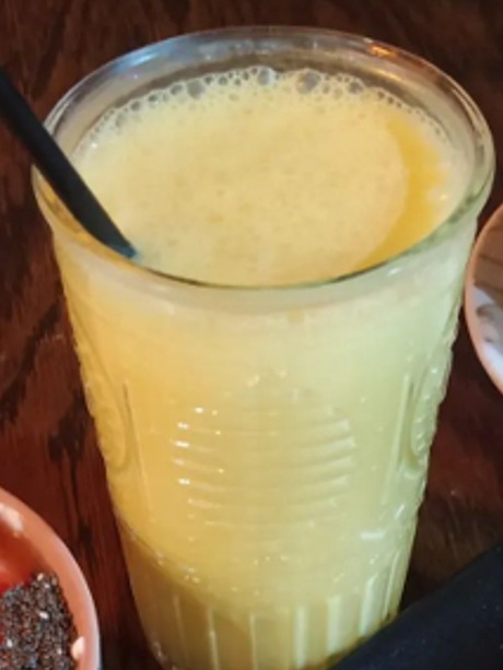 Carta de Cafeterías en Pontevedra, Cafetería El huerto del cura pontevedra, Smoothie de plátano, naranja y yogur