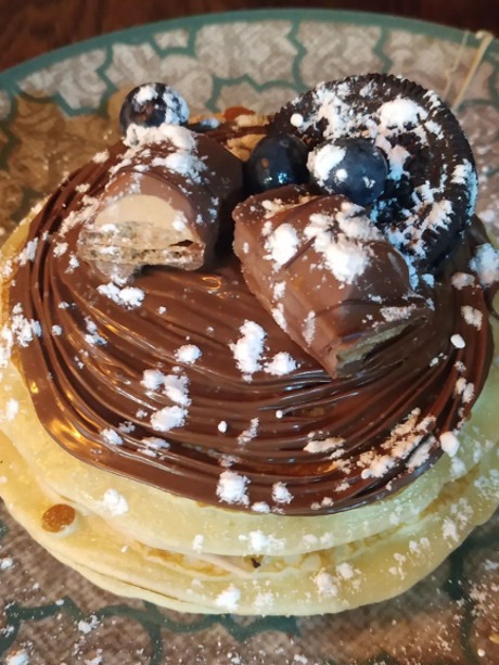 Carta de Cafeterías en Pontevedra, Cafetería El huerto del cura pontevedra, Tortitas de Nutella, crema de avellanas y Kinder Bueno