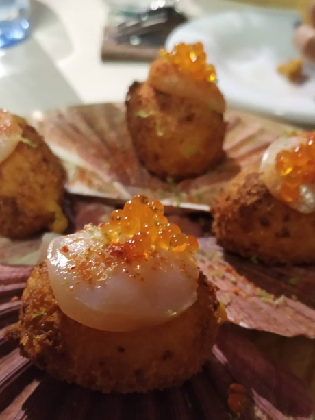 Menu of Restaurants in Pontevedra, O Souto Bar Restaurante, Niguiri croqueta de vieira gallega ahumada, kimchi casero y cheddar