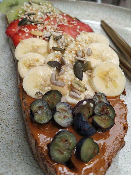 Carta de Cafeterías en Pontevedra, Pumper, Tosta Smile: Mantequilla de cacahuete con frutas y semillas