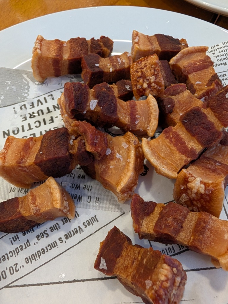 Valoración y opiniones de comida y bebida en Cuart de Poblet, Mesón San Juan, Torrezno de Soria