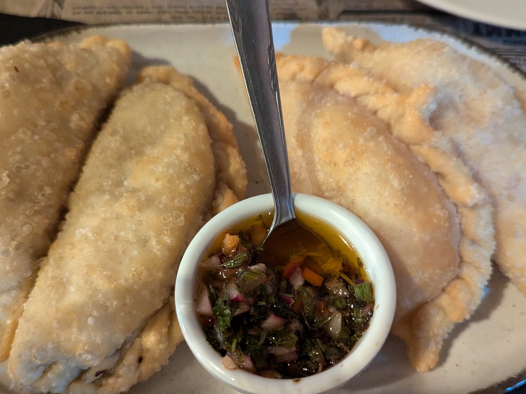 Carta de Restaurantes en Requena, Restaurante HISPANO (carnes a la piedra), Empanadas