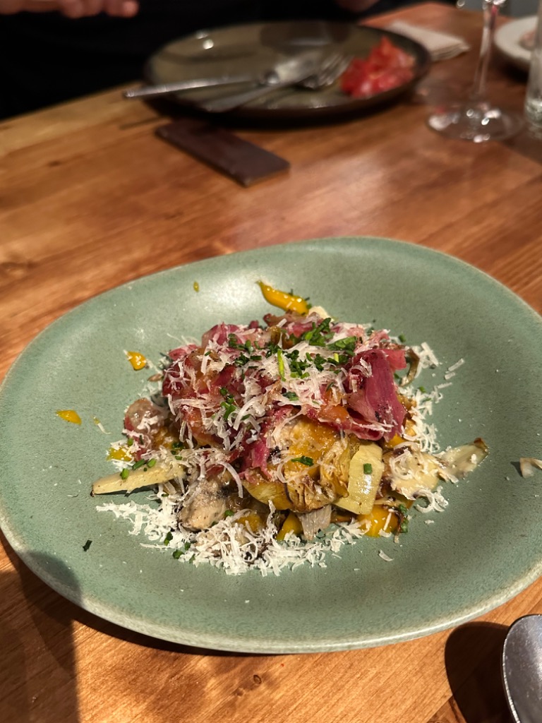 Carta de Restaurantes en Reus, Tapes i Tapes, Corazones de alcachofa con jamon iberico y parmesano