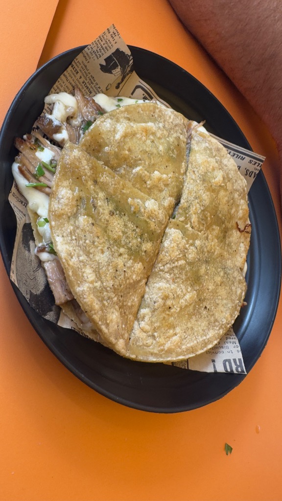 Valoración y opiniones de comida y bebida en Roda de Berà, Taquito Lindo, Quesadilla De carnitas