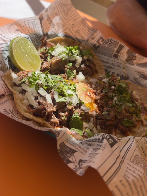 Valoración y opiniones de comida y bebida en Roda de Berà, Taquito Lindo, Taco Birria