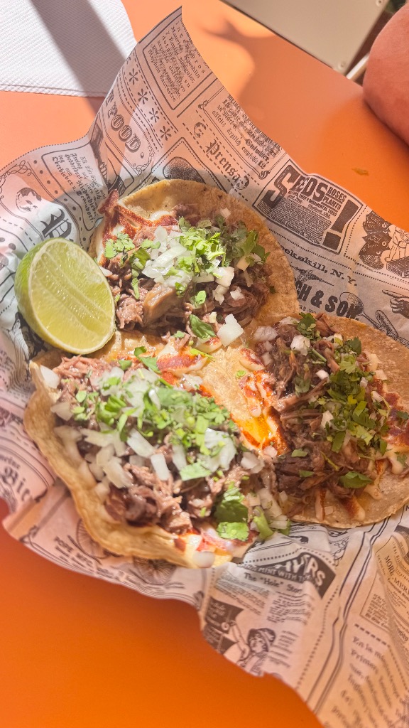 Valoración y opiniones de comida y bebida en Roda de Berà, Taquito Lindo, Taco Birria