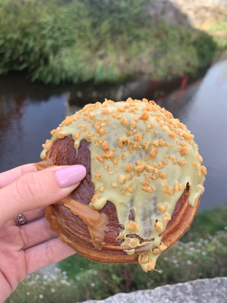 Carta de Cafeterías en Sada, SABECHEBEN - Bico de Xeado, Enza Di Piazza, Siboney, NY Roll de pistacho