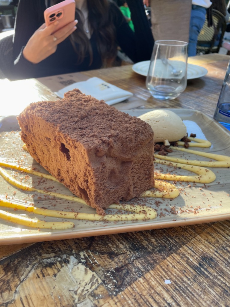 Carta de Restaurantes en San Juan de Alicante, Restaurante Finca Santa Luzia, Nube de chocolate "tarta de la abuela"