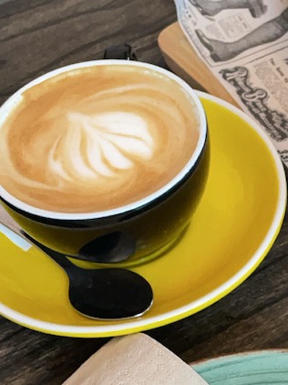 Carta de Cafeterías en San Vicente del Raspeig, La Urbana Café, Café con leche
