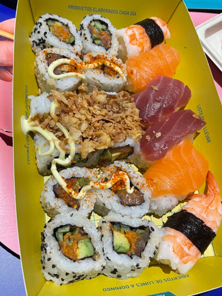 Carta de Restaurantes en San Vicente, Kento - Restaurante Japonés, Variado sushi