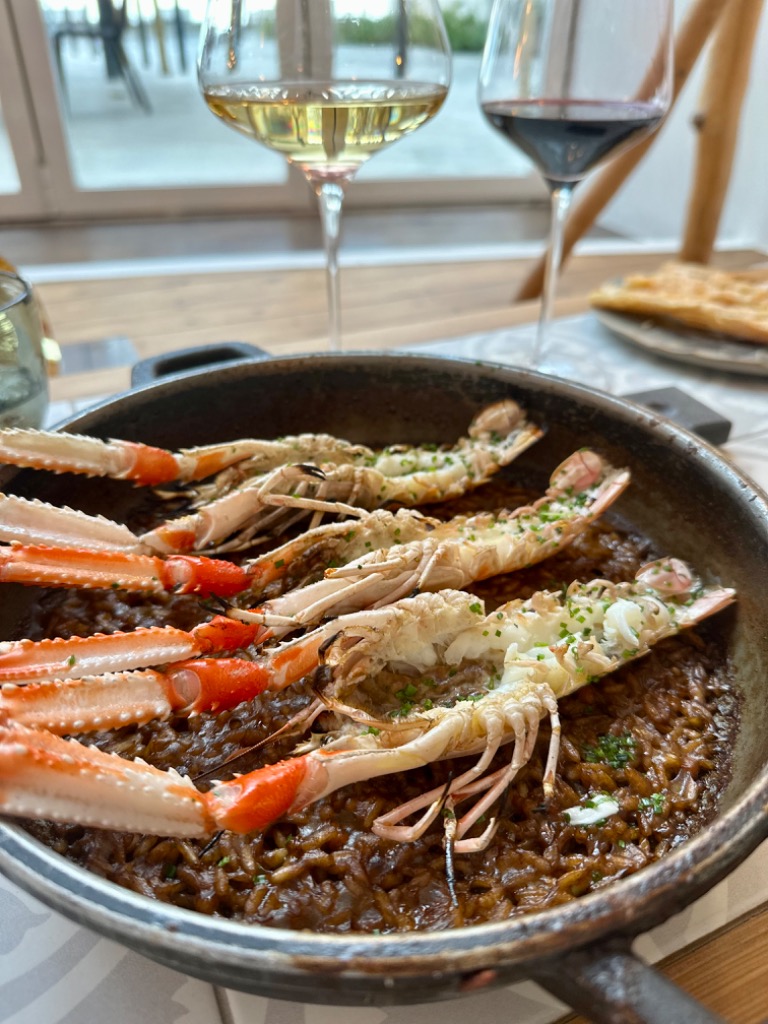 Carta de Restaurantes en Sant Feliu de Guíxols, Casa Teva Restaurant, Arroz seco con cigalas y calamar