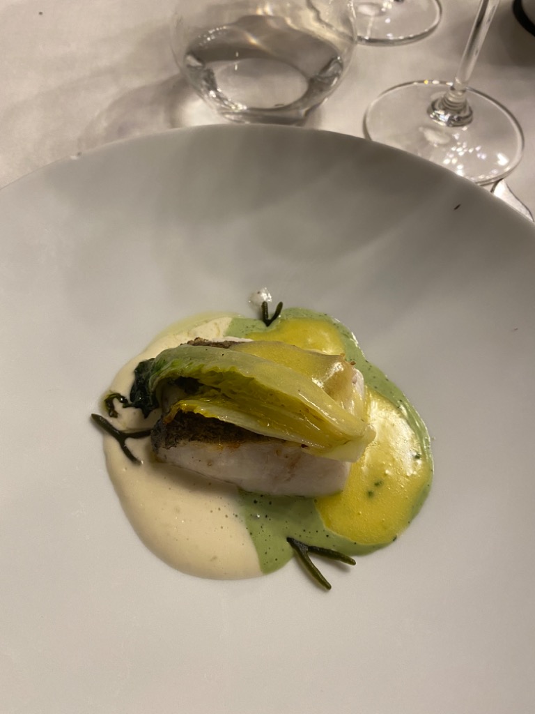 Carta de Restaurantes en Sant Julià de Vilatorta, Mas Albareda, Bacalao al pil-pil de plancton, salsa holandesa y corazón de ovillo a la brasa (menú degustación)