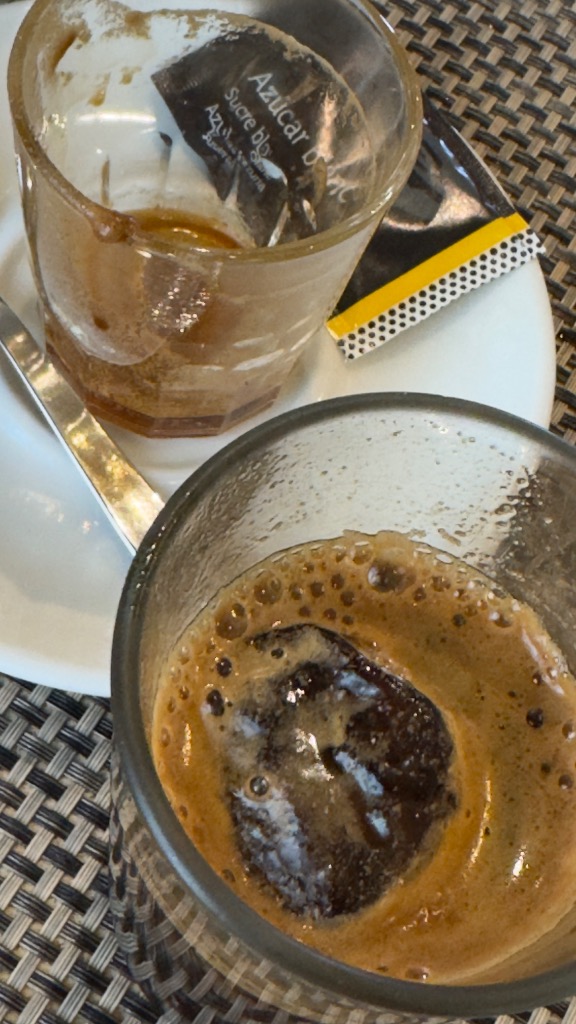 Valoración y opiniones de comida y bebida en Sant Salvador, La Trattoria di davide, Café con hielo