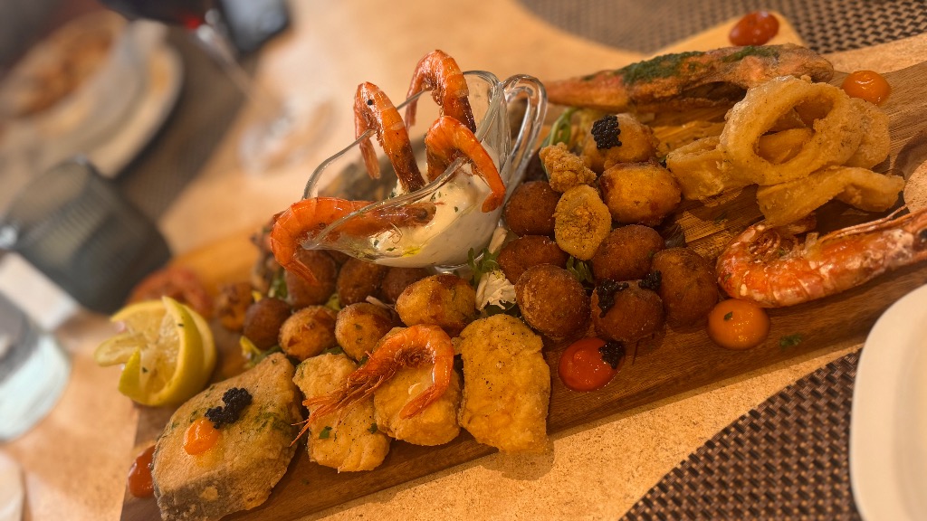 Valoración y opiniones de comida y bebida en Sant Salvador, La Trattoria di davide, Fritura Napolitana