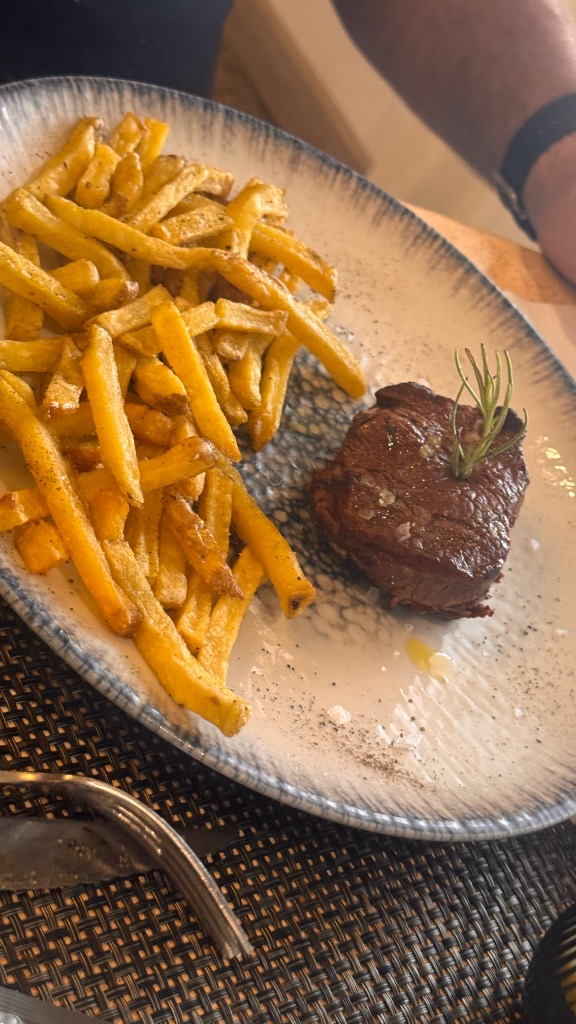 Valoración y opiniones de comida y bebida en Sant Salvador, La Trattoria di davide, Solomillo de Ternera