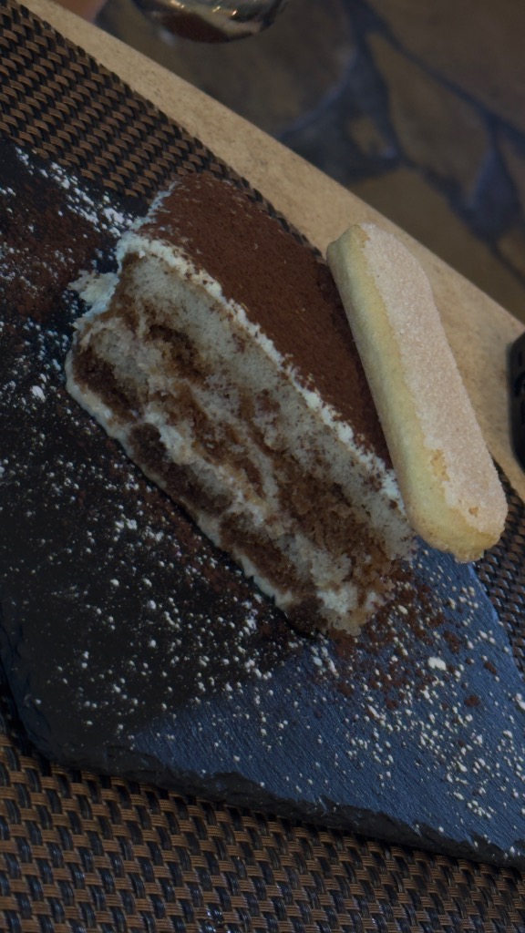 Valoración y opiniones de comida y bebida en Sant Salvador, La Trattoria di davide, Tiramisú