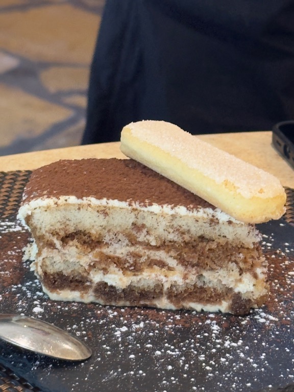 Valoración y opiniones de comida y bebida en Sant Salvador, La Trattoria di davide, Tiramisú