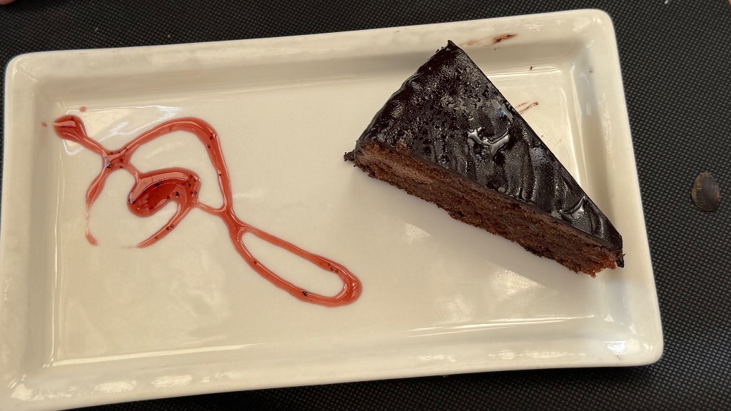 Valoración y opiniones de comida y bebida en Sant Salvador, Restaurant Vil·la Casals, Tarta Sacher
