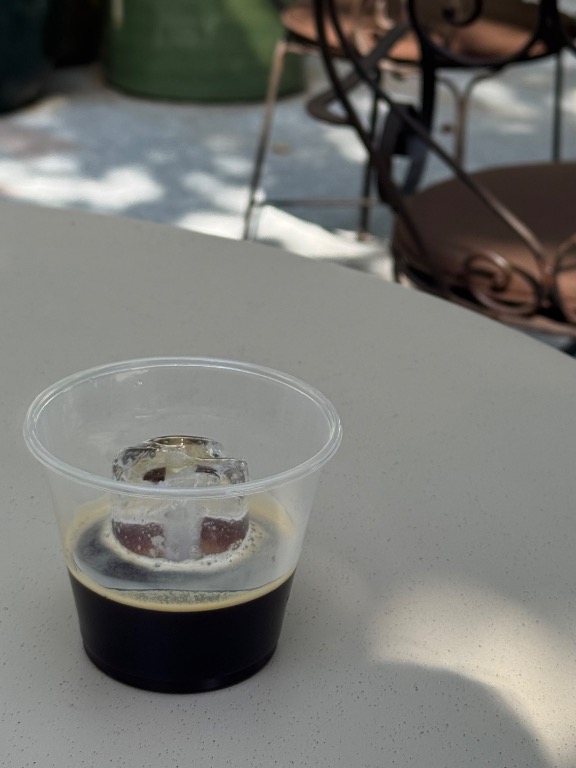 Valoración y opiniones de comida y bebida en Santa Agnès de Malanyanes, Gastronomic atelier, Café con hielo