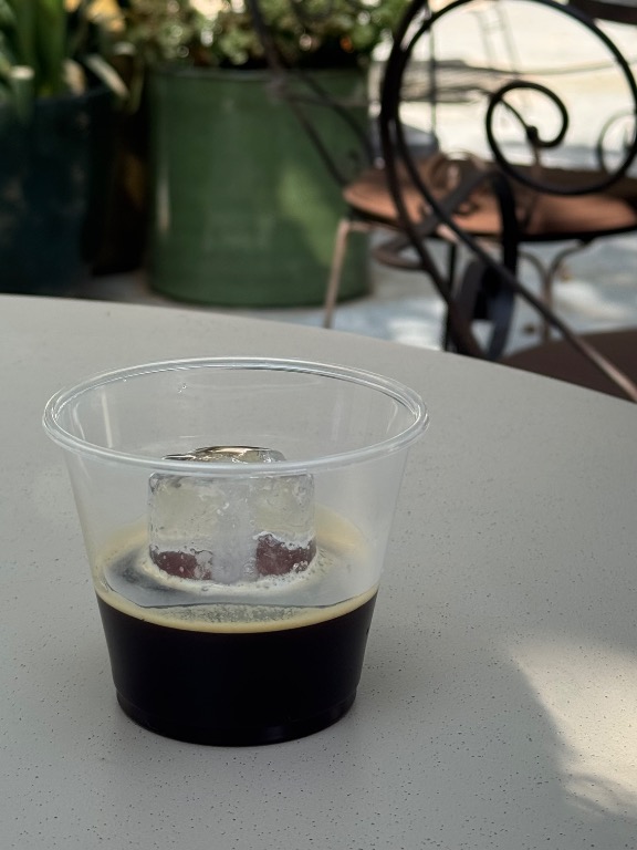 Valoración y opiniones de comida y bebida en Santa Agnès de Malanyanes, Gastronomic atelier, Café con hielo