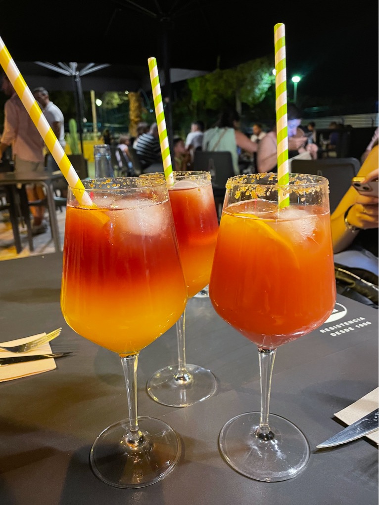 Carta de Restaurantes en Santa Pola, Tremenda Ruiz Brothers I Hamburguesería Santa Pola, Tinto de verano