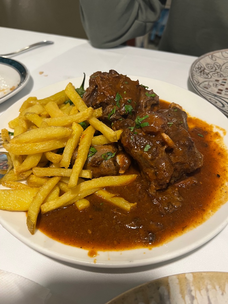 Carta de Restaurantes en Santander, Taberna La Radio, Rabo de novilla estofado al vino tinto