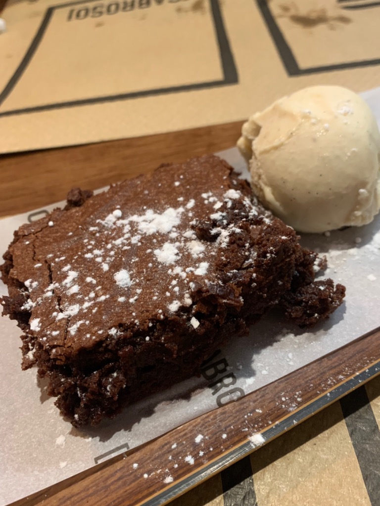 Carta de Restaurantes en Santiago de Compostela, [SABROSO], Brownie con helado