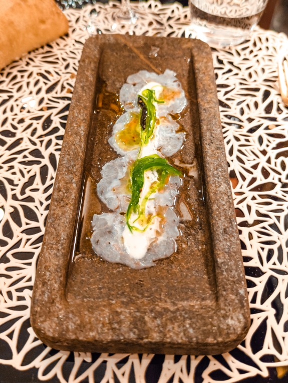 Menu of Restaurants in Seville, Az-Zait Restaurante, Carpaccio de gamba con alga wakame