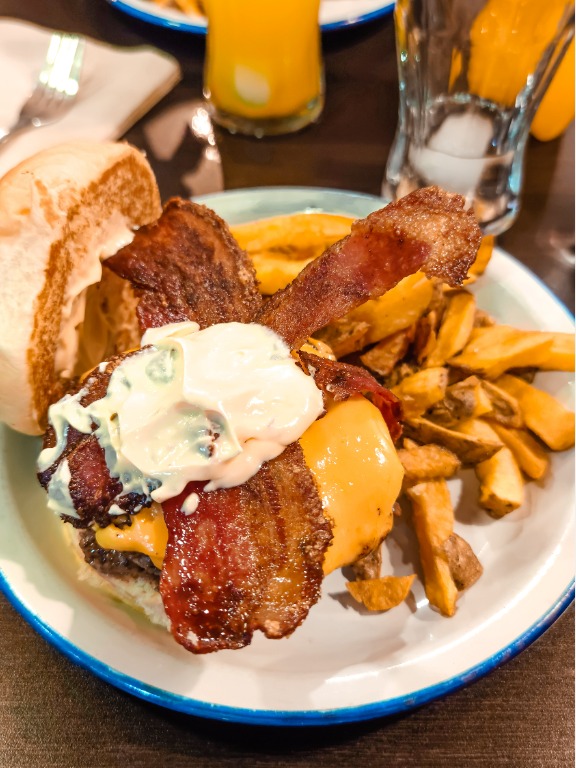 Carta de Restaurantes en Sevilla, Burger Food Porn, Doble cheese bacon