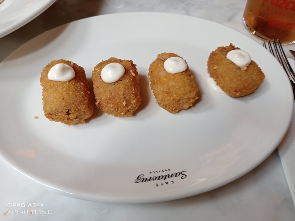 Review and opinions of food and drinks in Seville, Café Santacruz - tapas bar, Croquetas de puchero