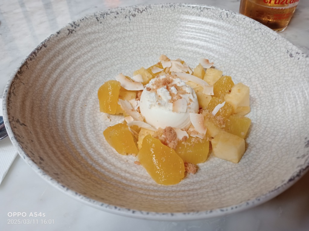 Menu of Restaurants in Seville, Café Santacruz - tapas bar, Piña a baja temperatura