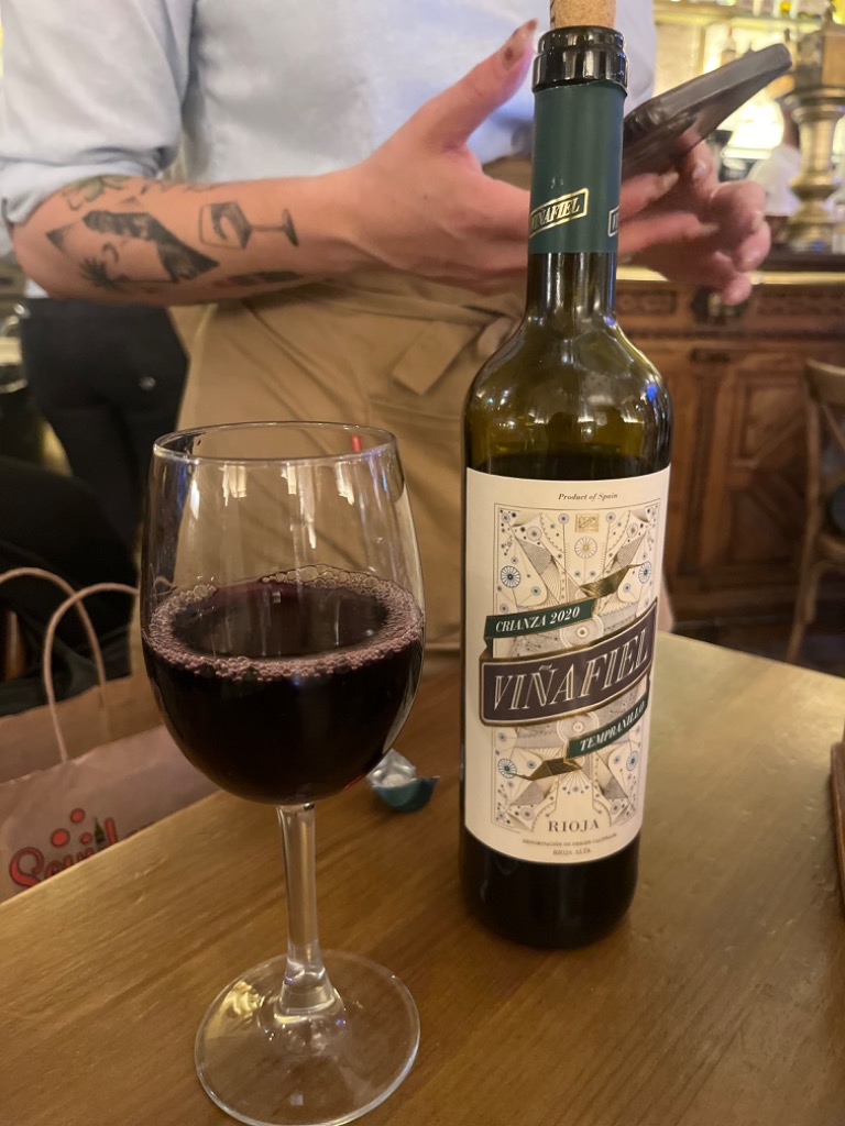 Carta de Restaurantes en Sevilla, Cervecería Giralda Bar, Vina fiel