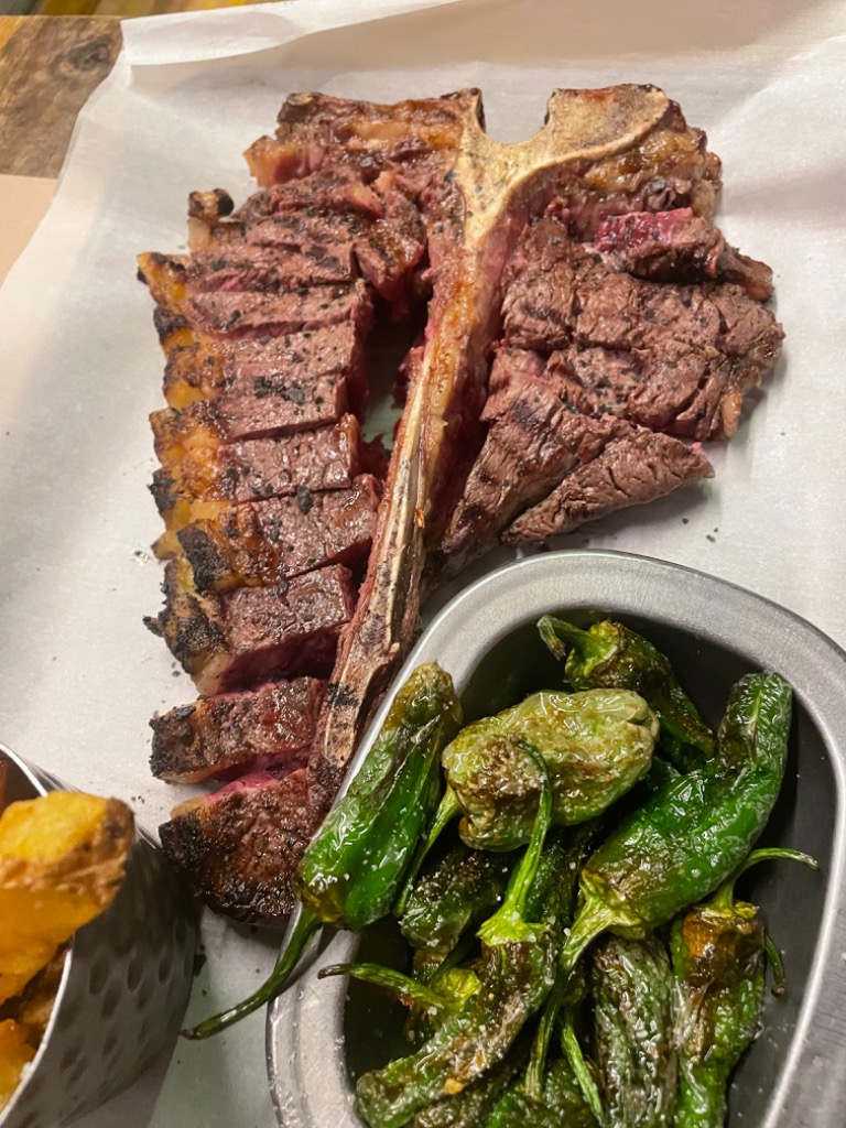 Carta de Restaurantes en Sevilla, HUMMO | The Clandestine Grill Company - San Bernardo, T-Bone de vaca simmental