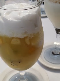 Carta de Restaurantes en Tafalla, Restaurante Túbal, Copita de piña con frutas, helado de queso y espuma de coco