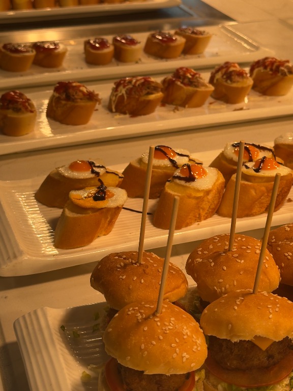 Carta de Restaurantes en Tarragona, Wok Buffet, Montaditos