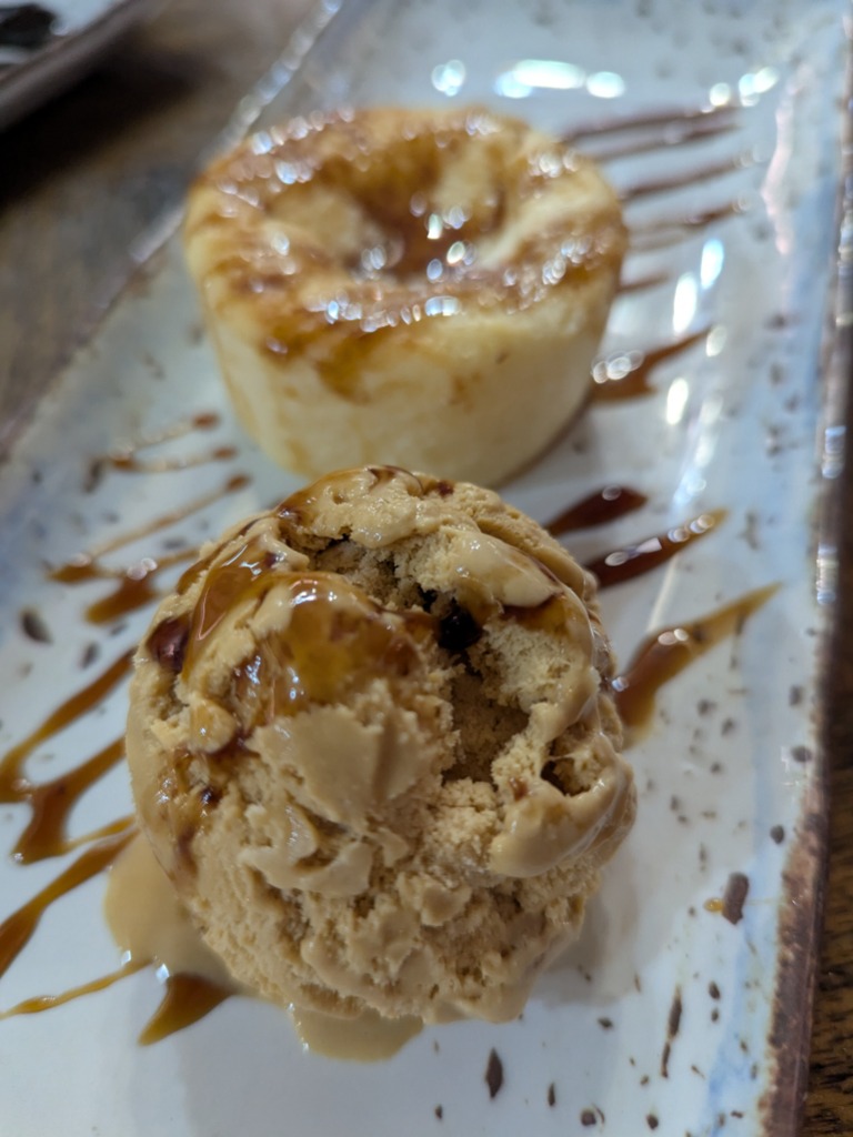Menu of Restaurants in Teruel, La Vaquilla, Coulant de queso manchego con helado