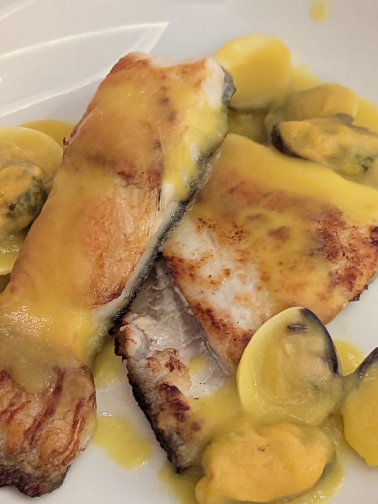 Carta de Restaurantes en Teruel, Parador de Teruel, Rodaballo con salsa de azafrán